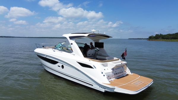 Sea Ray 350 Sundancer image