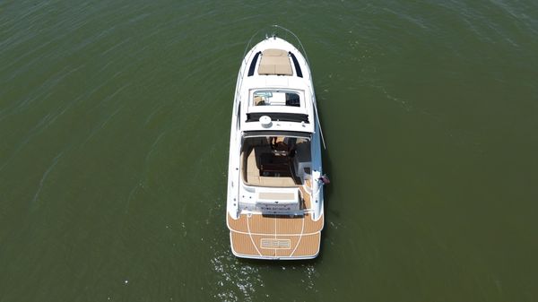 Sea Ray 350 Sundancer image