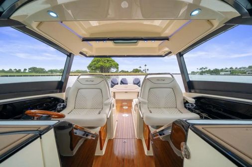 Chris-Craft Calypso 35 image