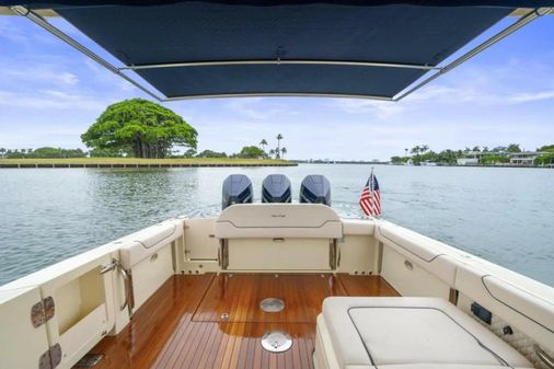 Chris-Craft Calypso 35 image