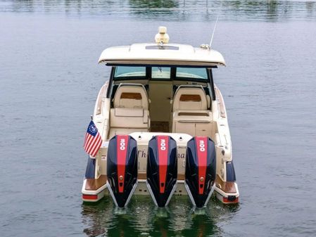 Chris-Craft Calypso 35 image