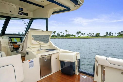 Chris-Craft Calypso 35 image