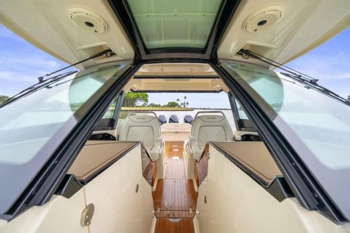 Chris-Craft Calypso 35 image