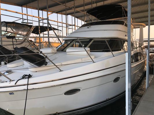 Carver 444 Cockpit Motor Yacht - main image