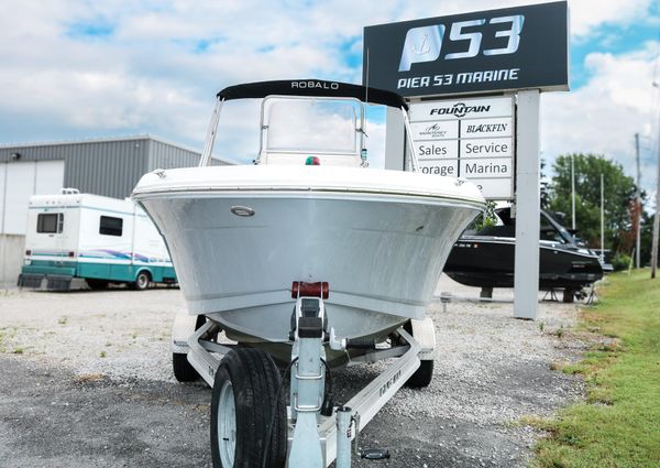 Robalo R180-CENTER-CONSOLE image