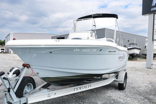 Robalo R180-CENTER-CONSOLE image