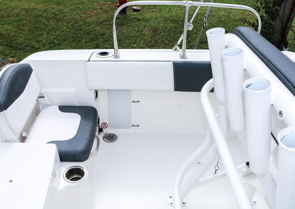 Robalo R180-CENTER-CONSOLE image