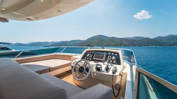 Azimut 84 image