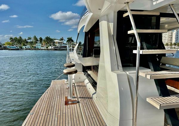 Galeon 500 Fly image