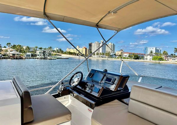 Galeon 500 Fly image