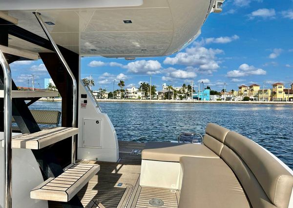 Galeon 500 Fly image