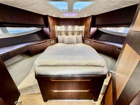 Galeon 500 Fly image