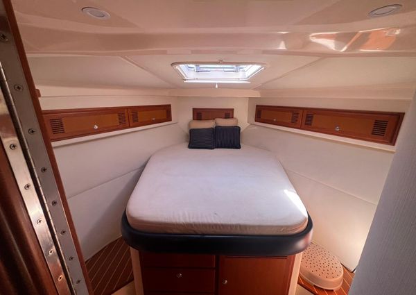 Cabo 35 Flybridge image