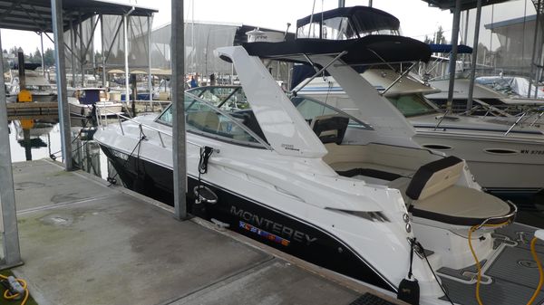 Monterey 295 Sport Yacht 