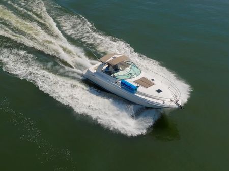 Sea Ray 410 Express Cruiser image