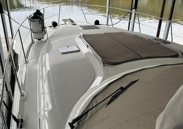 Sea Ray 410 Express Cruiser image