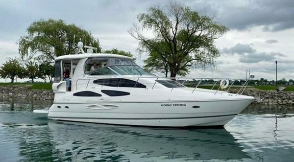 Cruisers Yachts 455 Express Motor Yacht image