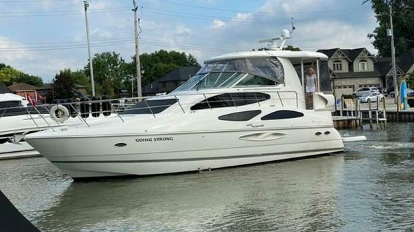 Cruisers Yachts 455 Express Motor Yacht image