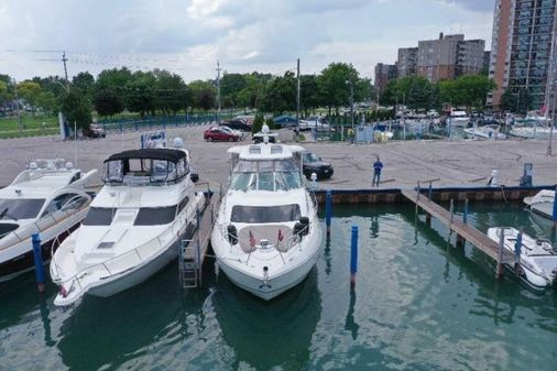 Cruisers Yachts 455 Express Motor Yacht image