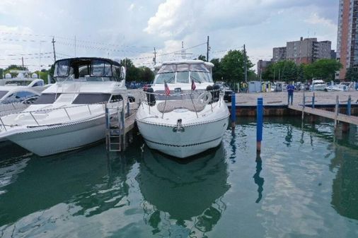 Cruisers Yachts 455 Express Motor Yacht image