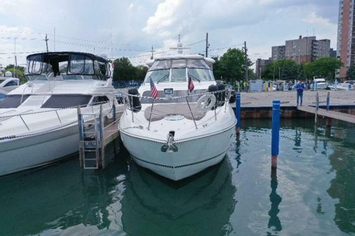 Cruisers Yachts 455 Express Motor Yacht image