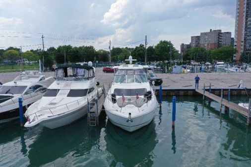 Cruisers Yachts 455 Express Motor Yacht image