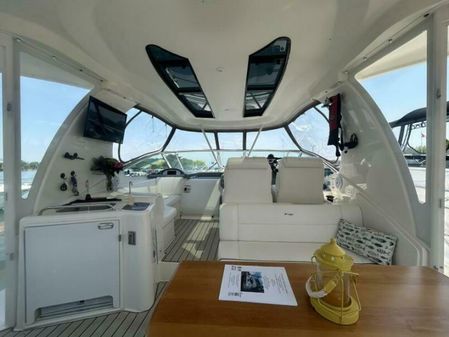 Cruisers Yachts 455 Express Motor Yacht image