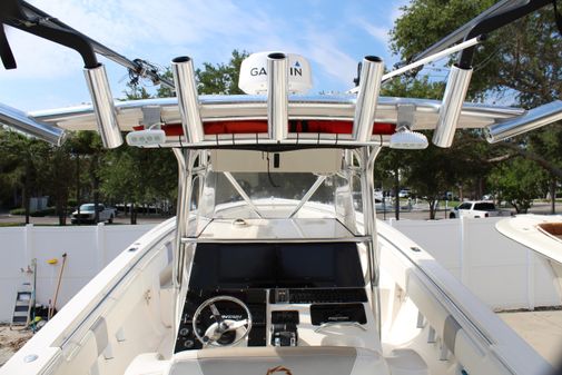 Fountain 38 Center Console image