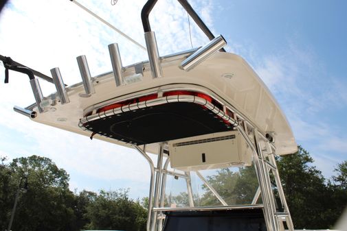 Fountain 38 Center Console image