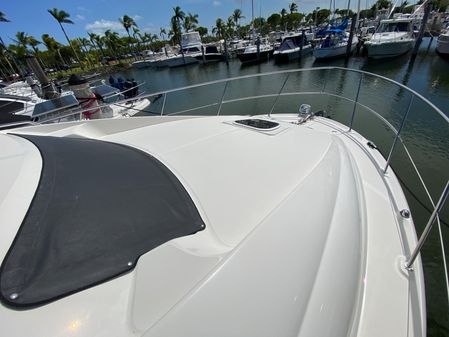 Sea Ray 390 Motor Yacht image