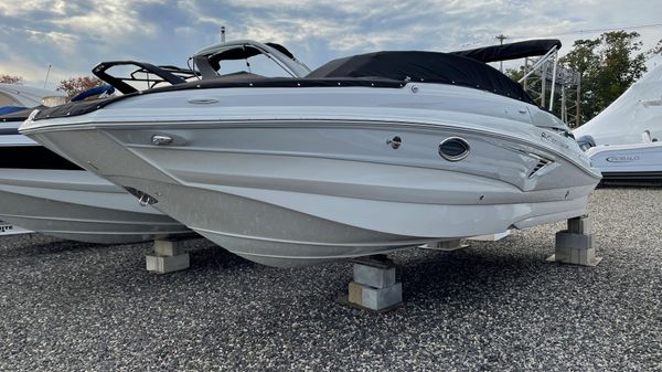 Crownline E235 XS
