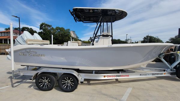 Sea Chaser 24 HFC