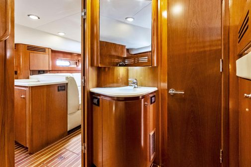 Tiara Yachts 4400 Sovran image