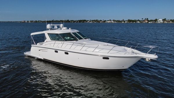 Tiara Yachts 4400 Sovran image