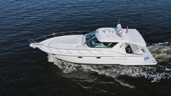 Tiara Yachts 4400 Sovran image