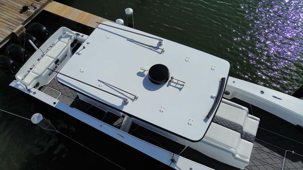 Conch 47 Center Console image