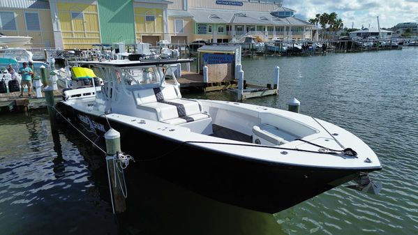 Conch 47 Center Console image