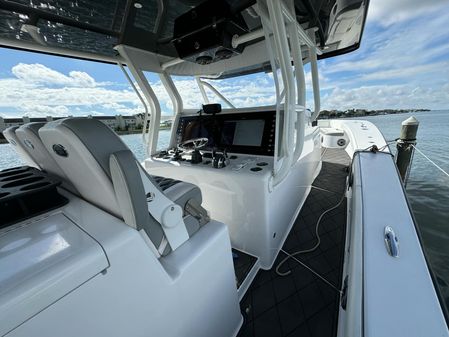 Conch 47 Center Console image