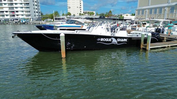 Conch 47 Center Console image