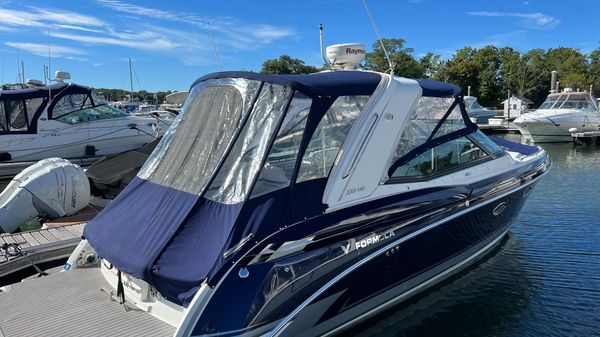 Formula 330 Crossover Bowrider