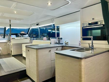 Fountaine Pajot MY6 image