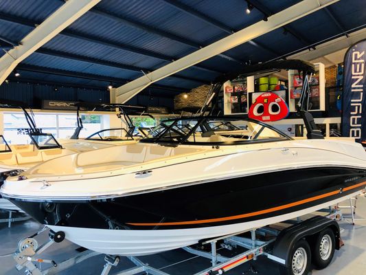 Bayliner VR5 Bowrider - main image