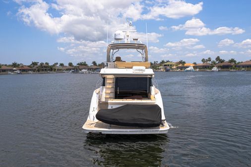 Sea Ray L590 Fly image