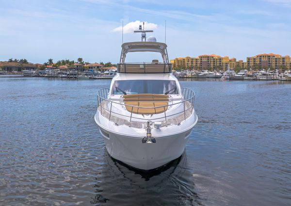 Sea Ray L590 Fly image