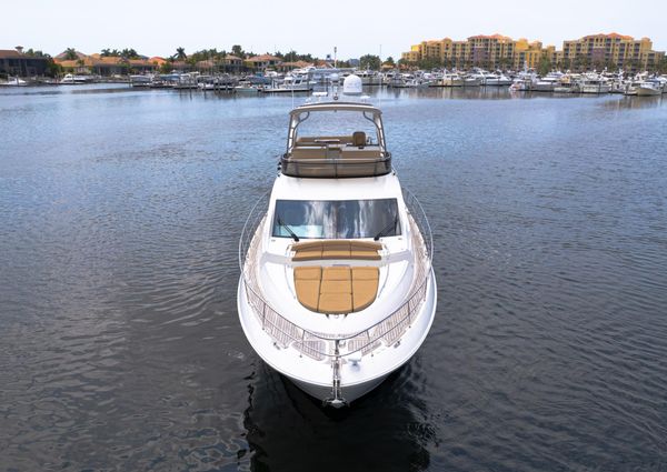 Sea Ray L590 Fly image