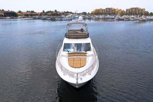 Sea Ray L590 Fly image