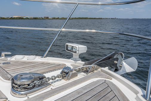 Sea Ray L590 Fly image