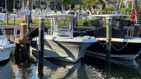 Aquasport 2500 Center Console