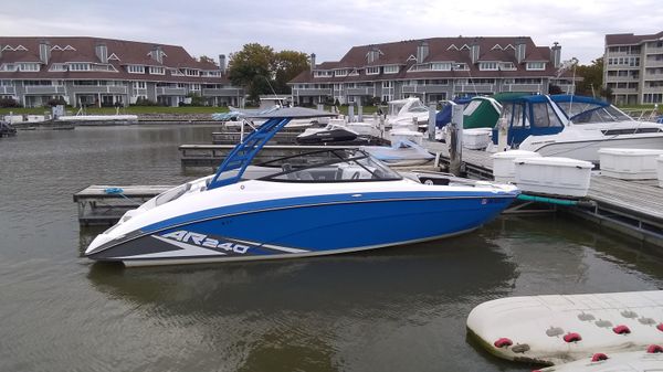 Yamaha Boats AR 240 