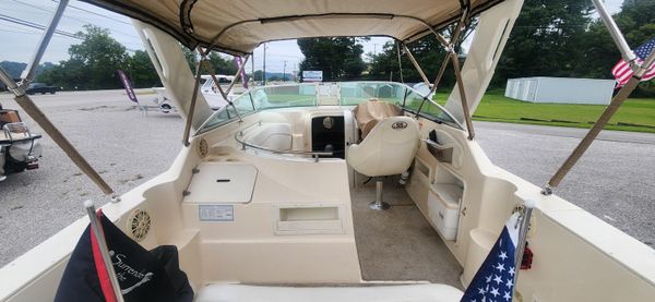 Rinker 270-FIESTA-VEE image